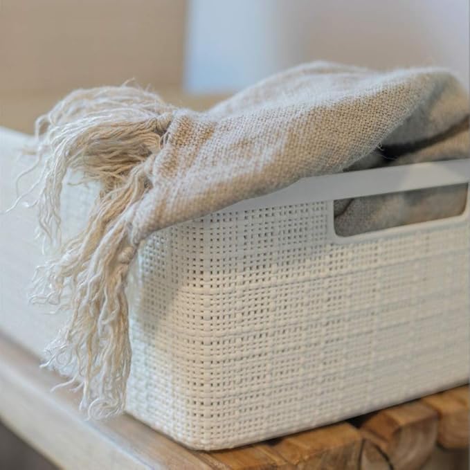 Curver Set of 6 Jute Medium Decorative Plastic Organization and Storage Baskets, Perfect Bins for Home Office, Closet Shelves, Kitchen Pantry and All Bedroom Essentials, White