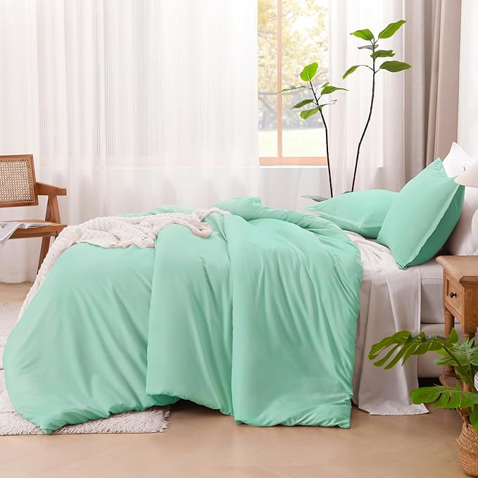 Litanika Comforters Mint Green King Size, 3 Pieces Lightweight Solid Bedding Set & Collections, All Season Fluffy Bed Set (104x90In Comforter & 2 Pillowcases)
