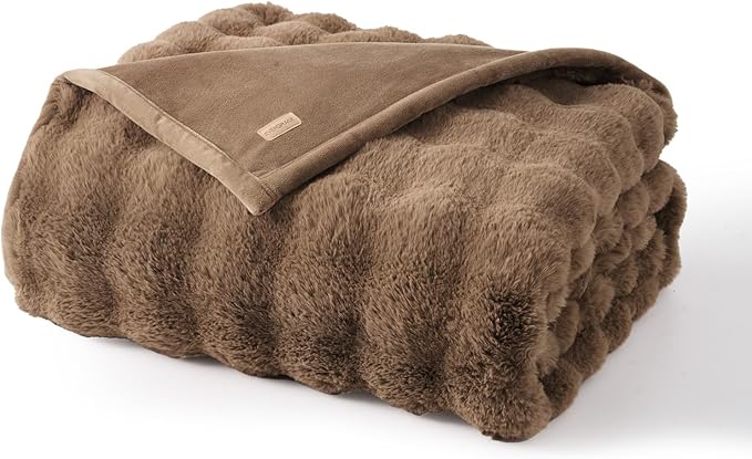 EVERGRACE Ultra Soft Luxury Fluffy Faux Rabbit Fur Throw Blanket, Thick Warm Fuzzy Blankets for Bed, Cozy Plush Reversible Blanket for Couch, Chair, Sofa, Natural Tan, 50x60 Inches, 870 GSM