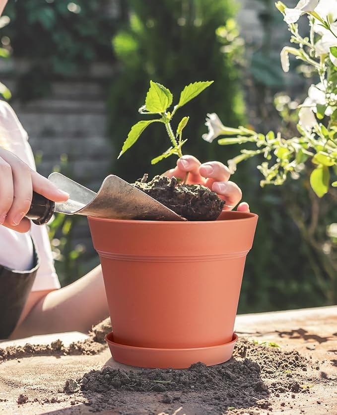 homenote Plant Pots,6 Inch Flower Pots for Plants Plastic Planters for Indoor with Multiple Drainage Holes and Trays, for All Home Garden Flowers Succulents,Outdoor(White&Red,16 Pack)