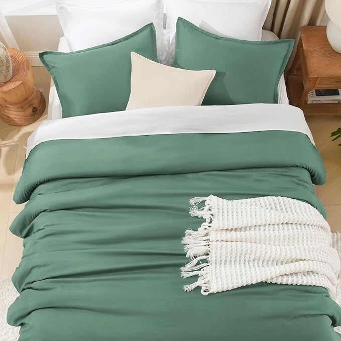 Litanika Comforters Queen Size Haze Green, 3 Pieces Lightweight Solid Bedding Set & Collections, All Season Fluffy Bed Set (90x90 Inches Comforter & 2 Pillowcases)