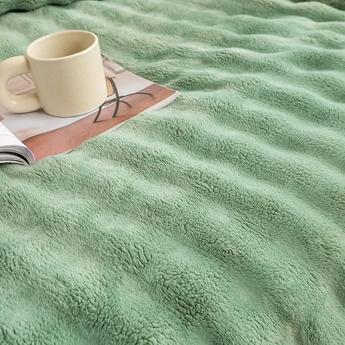 YUSOKI Luxury 3D Bubble Throw Blanket 3.1lb,All Ages,Home Decoration, (Sage Green,60 * 80inches)
