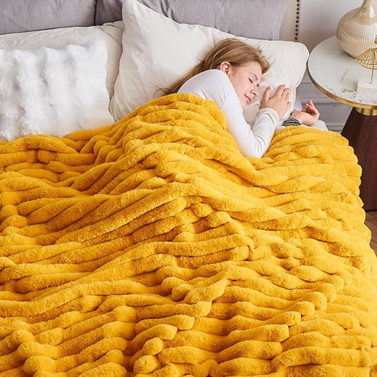 NEWCOSPLAY Faux Fur Twin Blanket Mustard Yellow 3D Ribbed Plush Thick Warm Blanket for Couch Sofa Bed 850GSM (Mustard Yellow Ribbed, Twin(60"x80"))