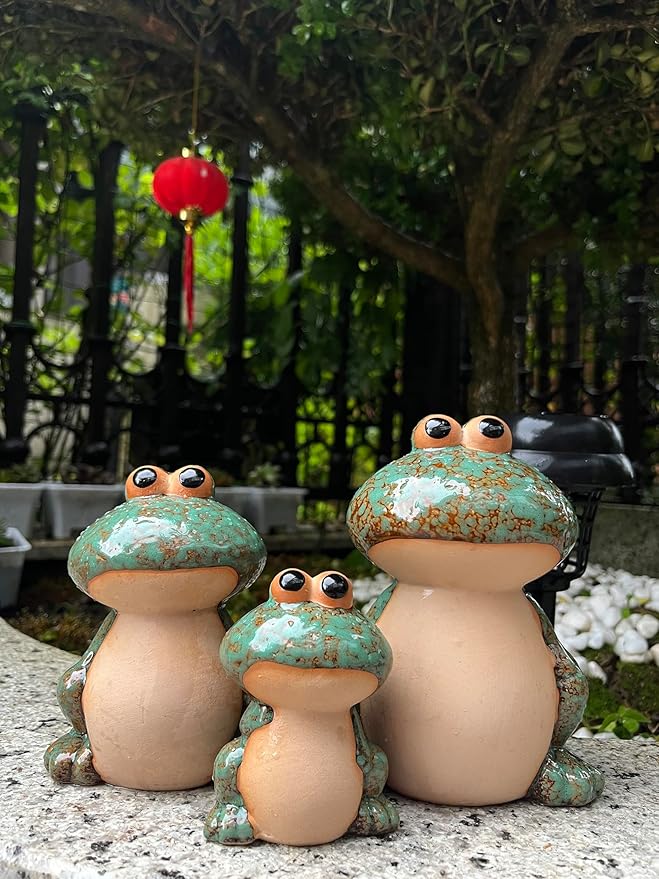 Frog Garden Decor Set of 3,Funny Cute Ceramic Frog Garden Statues Yard Decoration Outdoor Holiday Decorations,Ideal Ornament for Outside Pond Pool Patio Front Porch Backyard (Green)