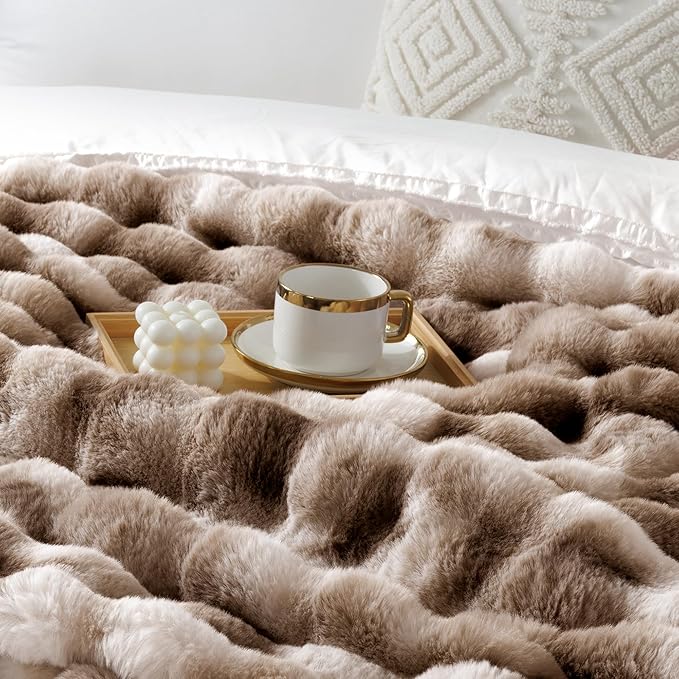 Touchat Luxury 1000GSM Rabbit Faux Fur Blanket, Super Heavy Warm Cozy Brown Blankets for Couch Bed Sofa, Ruched Plush Fuzzy Elegant Soft Reversible Mink Blanket for Living Room Bedroom, 90" x 90"