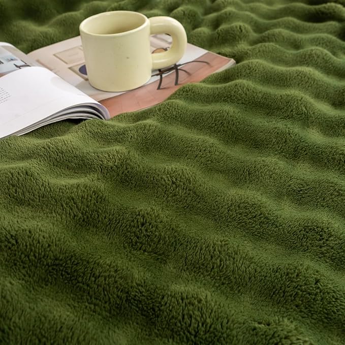 YUSOKI Luxury 3D Bubble Throw Blanket 3.1lb,All Ages,Home Decoration, (Olive Green,60 * 80inches)