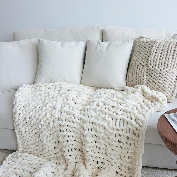 Maetoow Chenille Chunky Knit Blanket Throw (50×60 Inch), Handmade Warm & Cozy Blanket Couch, Bed, Home Decor, Soft Breathable Fleece Banket, Christmas Thick and Giant Yarn Throws,Cream