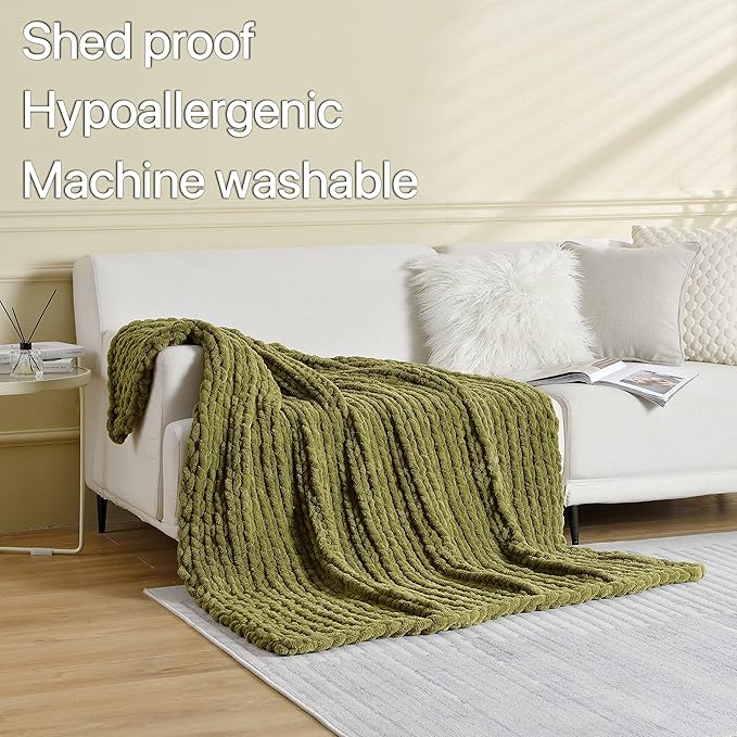 Maetoow Tighter Version Chenille Chunky Knit Blanket Throw 60×80 Inch, Handmade Warm & Cozy Blanket Couch, Bed, Home Decor, Soft Fleece Banket, Boho Thick Blankets and Giant Yarn Throws,Olive Green