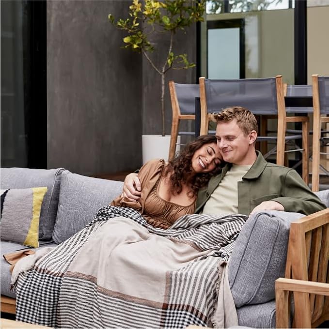 Outer Bug Shield Outdoor Throw Blanket w/Insect Shield Repellent Gear Technology- Lightweight Insect-Repellent Outdoor Blanket, Camping, Picnic & Beach Blanket, Houndstooth, 50”W x 60”