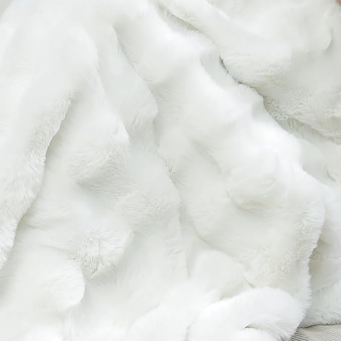 RYNGHIPY Faux Fur Throw Blanket Double Sided Thick and Warm Plush Fluffy Faux Rabbit Fur Decoration for Couch Sofa Chair and Bed Cream Winter Blanket (Ivory, 51''x63'')