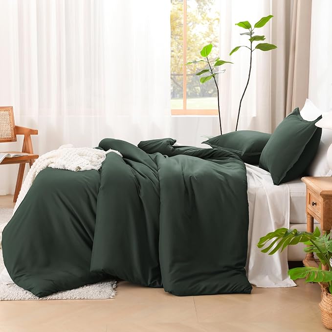 Litanika Forest Green Comforter Full Size, 3 Pieces Lightweight Solid Bedding Set, All Season Fluffy Bed Set (79x90In Comforter & 2 Pillowcases)