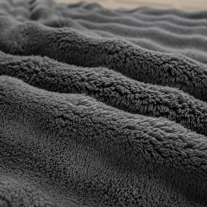 YUSOKI Luxury 3D Bubble Throw Blanket 3.1lb,All Ages,Home Decoration, (Grey,60 * 80inches)