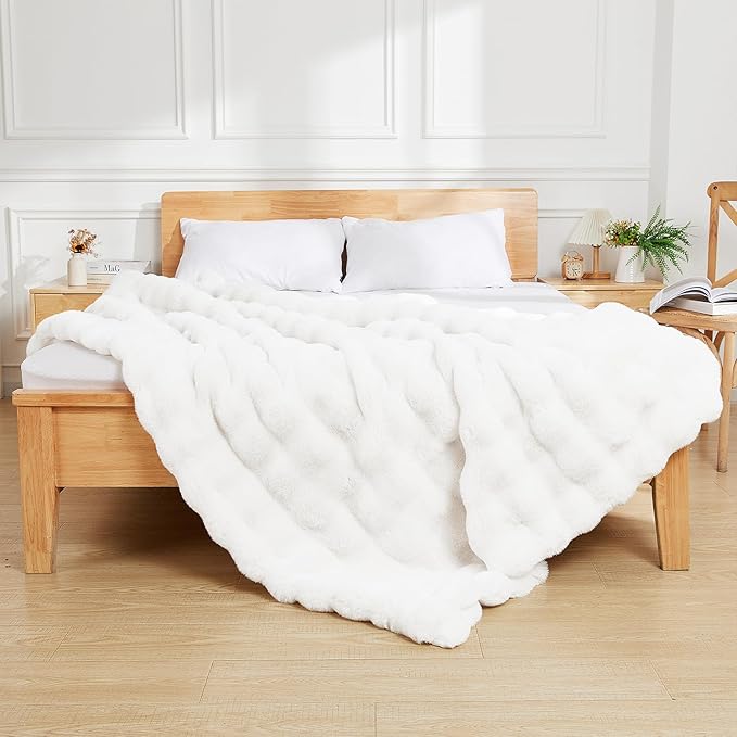 Latepis White Throw Blanket for Couch, Soft Faux Fur Bubble Blankets for Sofa Bedroom Living Room, Cozy Warm Fluffy Blanket for Winter, Great Birthday Gift Selection, 50x60 Inch, 860GSM