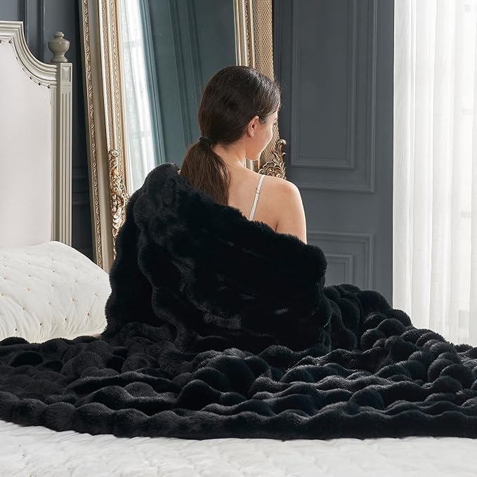Cozy Bliss Faux Fur Throw Blanket for Couch, Fuzzy Soft Plush Thick Bubble Blanket for Sofa Bedroom Living Room, 50 * 60 Inches Black