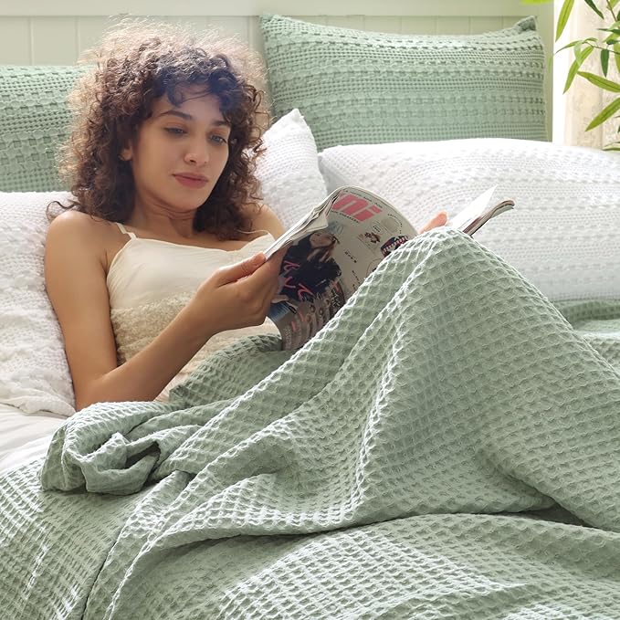 PHF Ultra Soft Waffle Weave Blanket Twin Size 66"x 90"- Washed Lightweight Breathable Cozy Woven Blanket for Bed - Aesthetic Decor for Couch Bedding Sofa Home Car - Sage Green/Mint Green