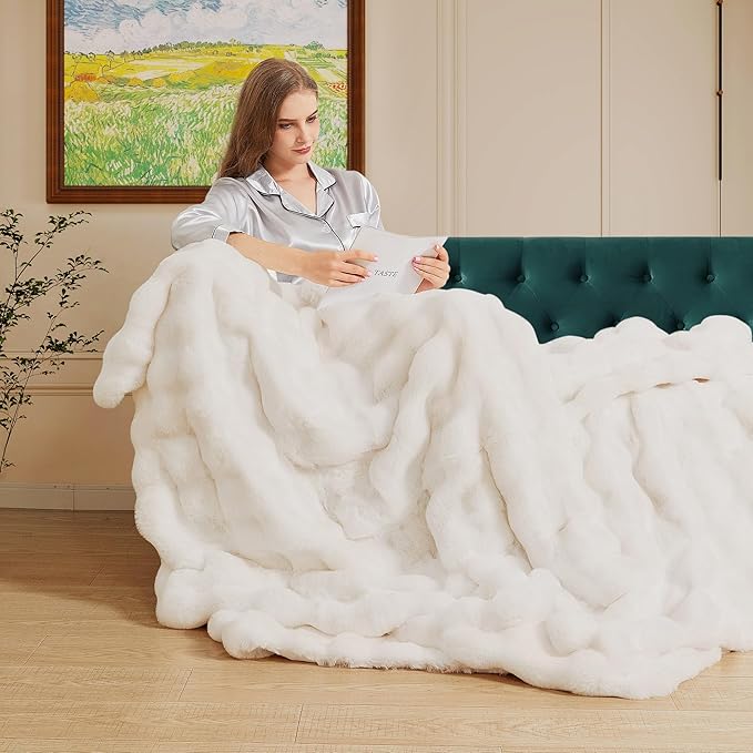 Light Beige Faux Fuzzy Fur Blanket Queen Size 90x90 Ultra Soft Thick Fluffy Blanket Queen for Bed Couch Cozy Furry Home Decor 1000 GSM