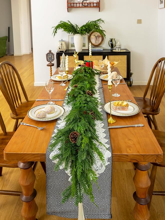 6FT Christmas Garland, Cedar Garland with Pine Cones Artificial Cypress Pine Garland for Mantle Stairs Table Indoor Outdoor Home Xmas Christmas Decor Decorations