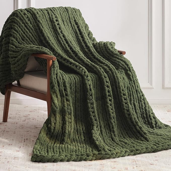 Chunky Knit Throw Blanket, 60''*80'' Knitted Throw Chenille Yarn for Bed Couch, Handmade Green Crochet Big Thick Blanket, Machine Washable Cute Comfy Blanket for Home Decor