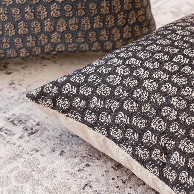 Foindtower Set of 2 Decorative Neutral Floral Print Throw Pillow Covers Vintage Accent Farmhouse Cushion Covers Boho Home Decor for Sofa Couch Chair Bedroom Living Room,22×22 Inch,Black