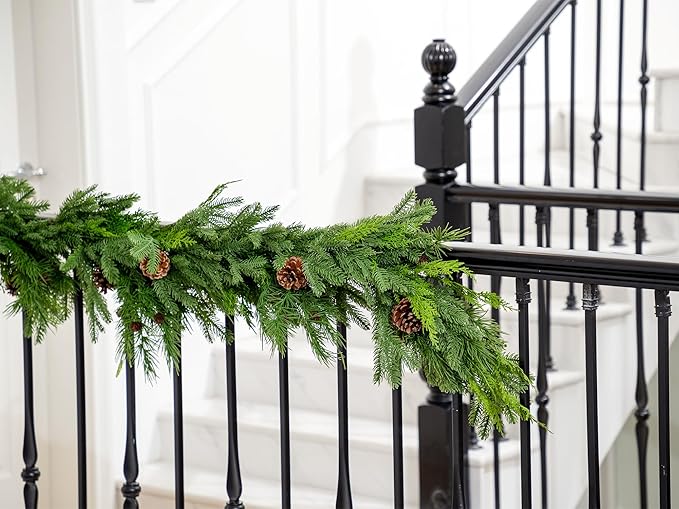 6FT Christmas Garland, Cedar Garland with Pine Cones Artificial Cypress Pine Garland for Mantle Stairs Table Indoor Outdoor Home Xmas Christmas Decor Decorations