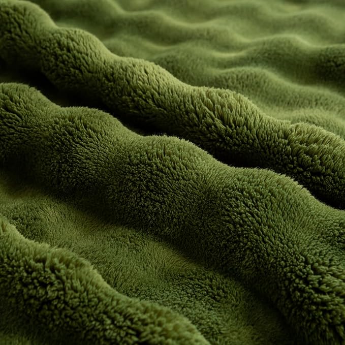 YUSOKI Luxury 3D Bubble Throw Blanket 5lb,All Ages,Home Decoration, (Olive Green,90 * 90inches)