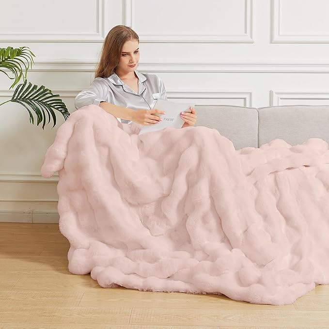 Pink Faux Fuzzy Fur King Size Throw Blanket 90x108 Cozy Furry Throw Rabbit Fur Blanket for Bed Soft Fluffy Blanket King for Living Room Bedroom Home Gifts 1000 GSM
