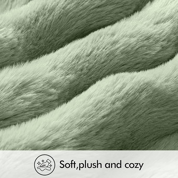 MIULEE Pack of 2 Decorative Pillow Covers Thick Soft Plush Faux Fur Throw Pillows Luxury Home Decor for Couch Bedroom Living Room Sofa,18x18 Inch Sage Green
