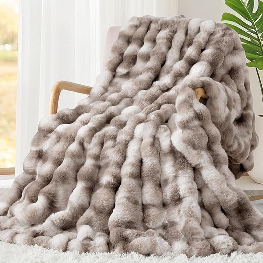 Touchat Luxury 1000GSM Rabbit Faux Fur Blanket, Super Heavy Warm Cozy Brown Blankets for Couch Bed Sofa, Ruched Plush Fuzzy Elegant Soft Reversible Mink Blanket Living Room Bedroom, 90" x 90"