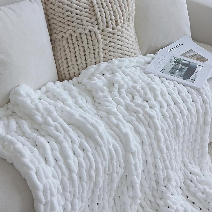 Maetoow Chenille Chunky Knit Blanket Throw （40×50 Inch）, Handmade Warm & Cozy Blanket Couch, Bed, Home Decor, Soft Breathable Fleece Banket, Christmas Thick and Giant Yarn Throws, White