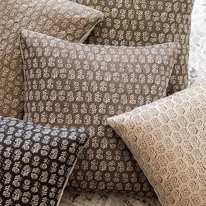 Foindtower Set of 2 Decorative Neutral Floral Print Throw Pillow Covers Vintage Accent Farmhouse Cushion Covers Boho Home Decor for Sofa Couch Chair Bedroom Living Room,22×22 Inch,Brown