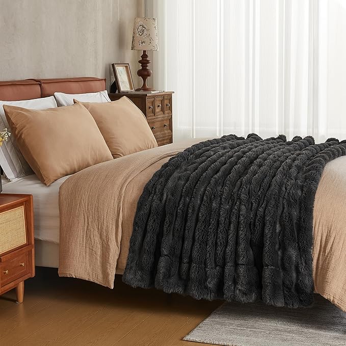JELLYMONI Faux Fur Throw Blanket, Dark Grey Cozy Plush Bubble Bed Blanket, Thick and Warm, Queen (90" x 90")