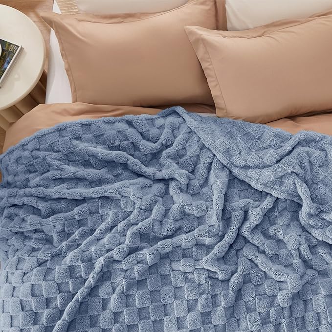 Bedsure GentleSoft California King Blanket for Bed - Super Soft Cozy Blankets for Women Men Girls, Large Fuzzy Fleece Throw for Bedroom Decor, Ashley Blue, 102x96 Inches